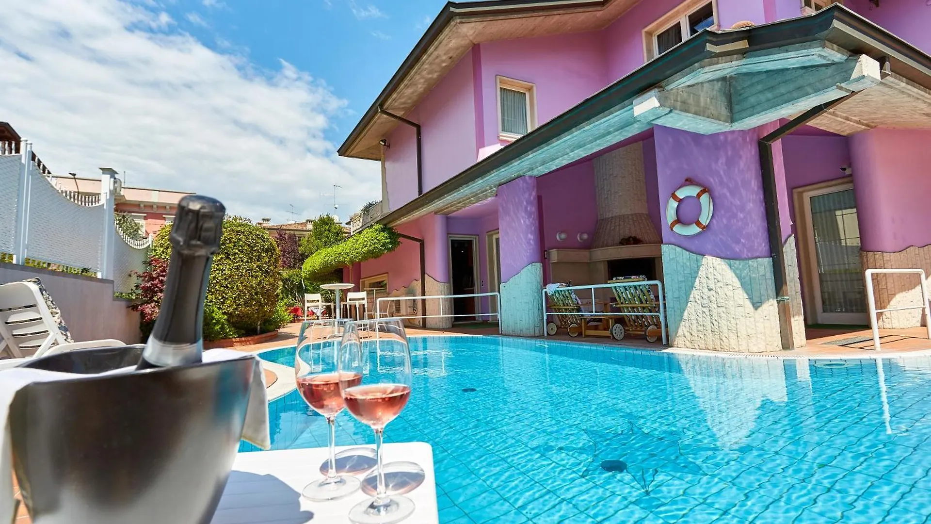 Daire Attico Open Space - Piscina A 400 Mt Desenzano del Garda